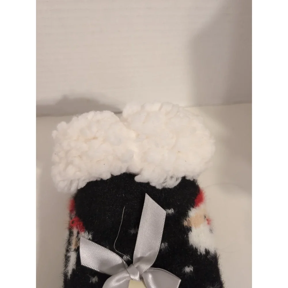 NWT Gold Medal International Santa Christmas Gripper Socks Sherpa‎ Tops Size 5-9